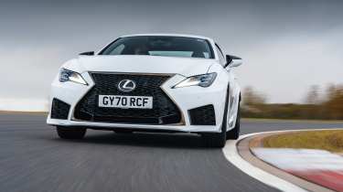 Ford Mustang Mach 1 v Lexus RC F